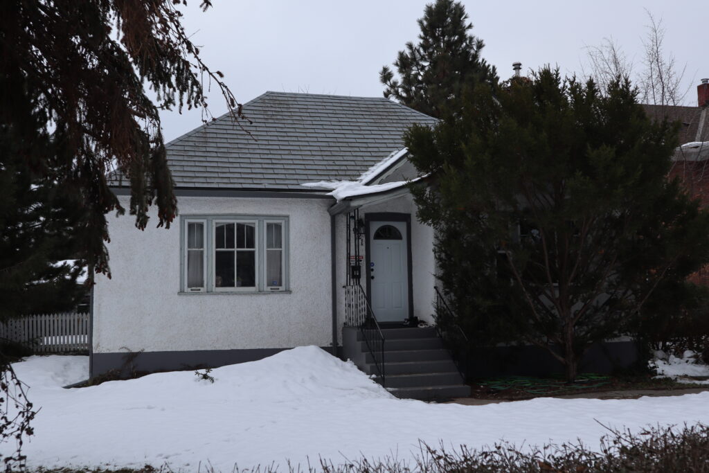 921 Borden Avenue, Kelowna