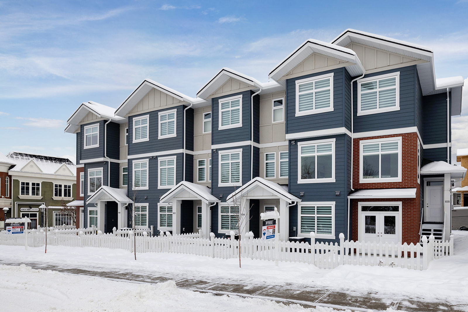Parallel 4 Kettle Valley Townhomes