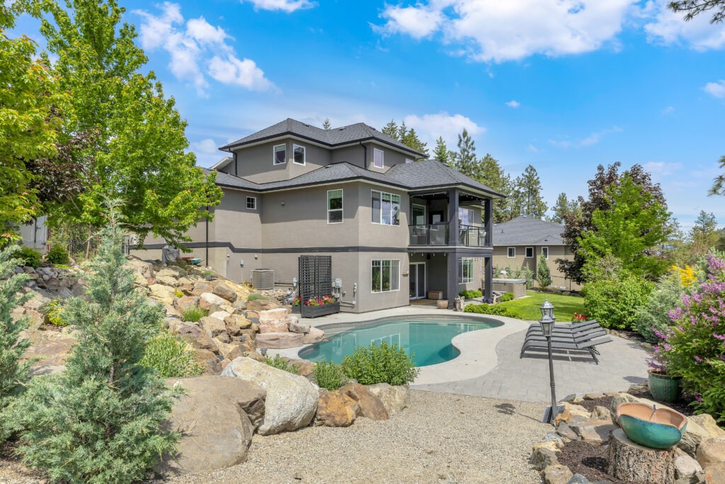 2488 Stone Grove Crescent, West Kelowna