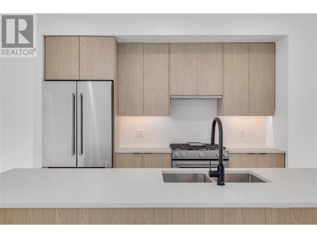 #130-1455 Cara Glen Court, Kelowna