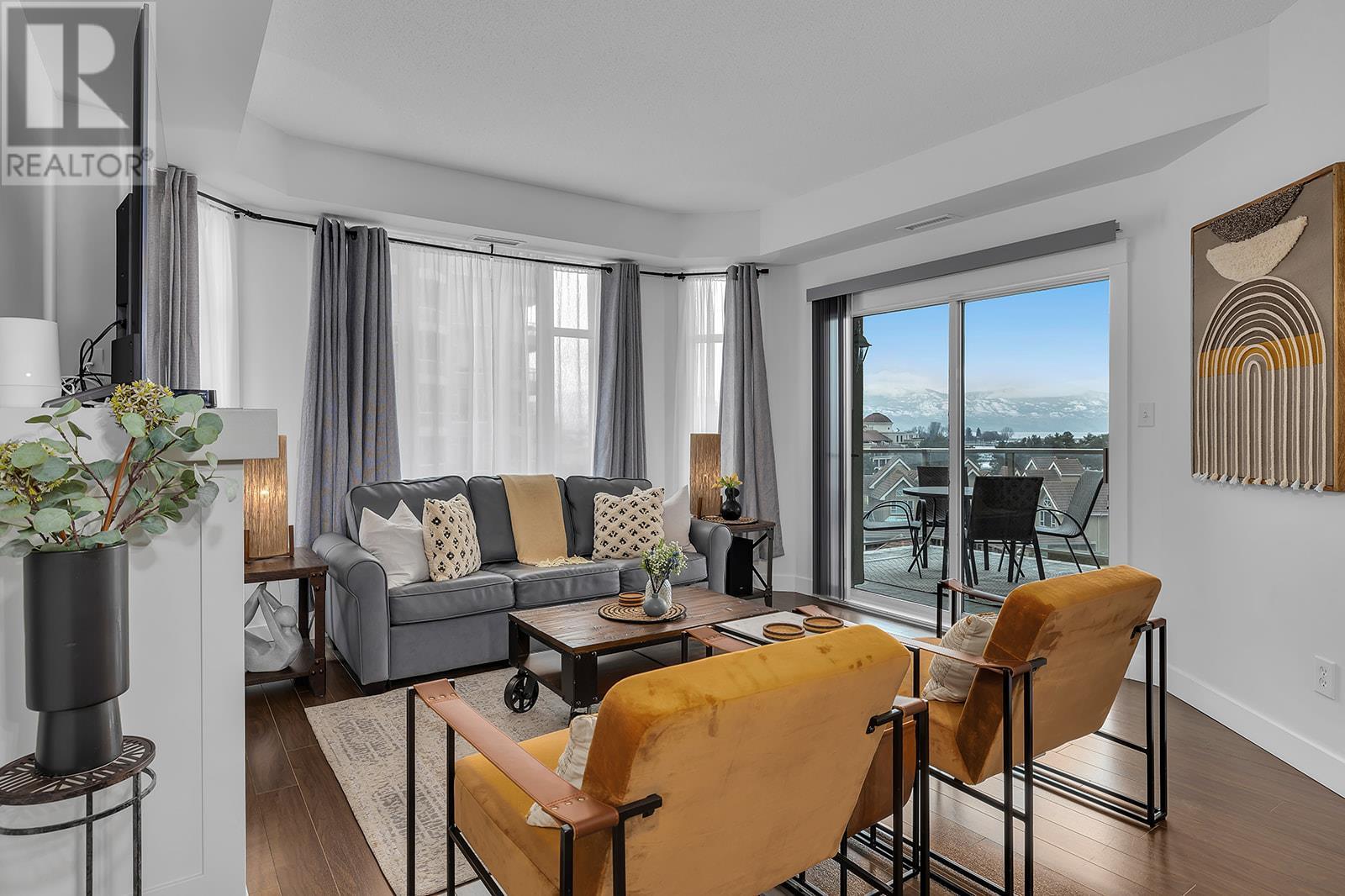 #702-1128 Sunset Drive, Kelowna