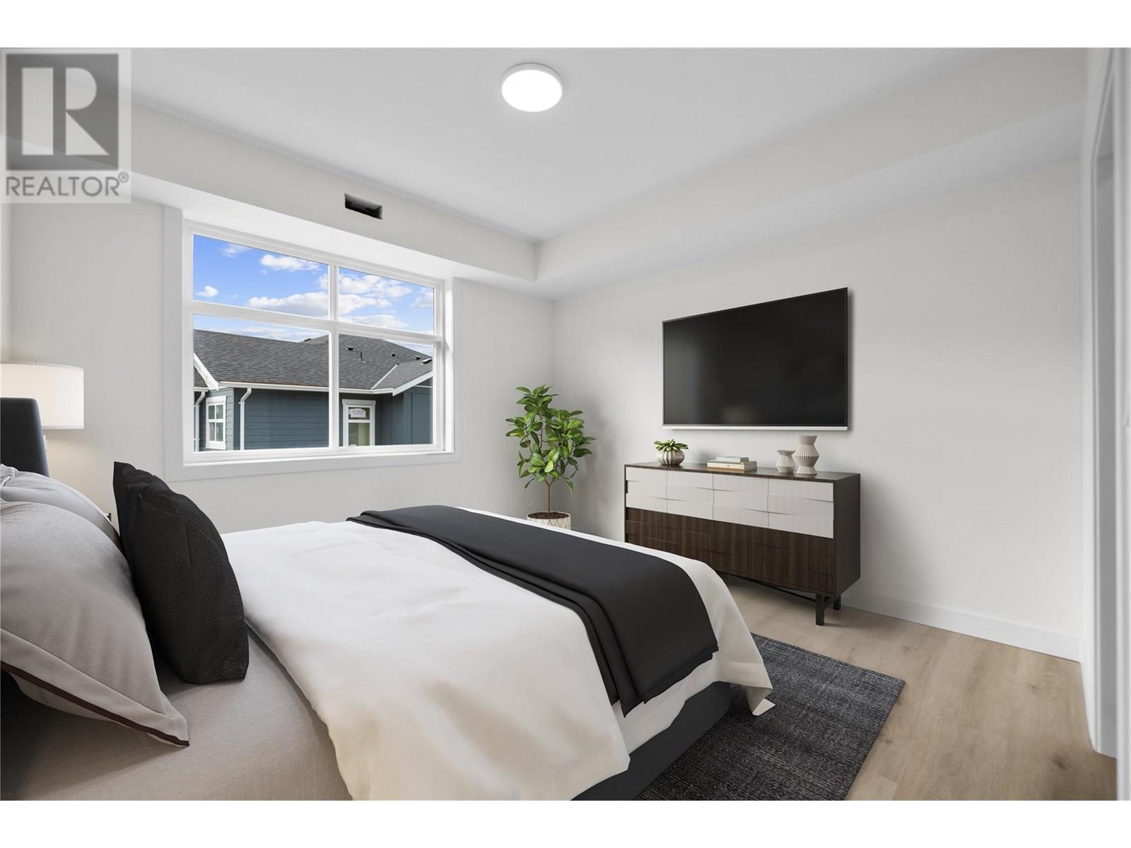 #202-5300 Main Street, Kelowna