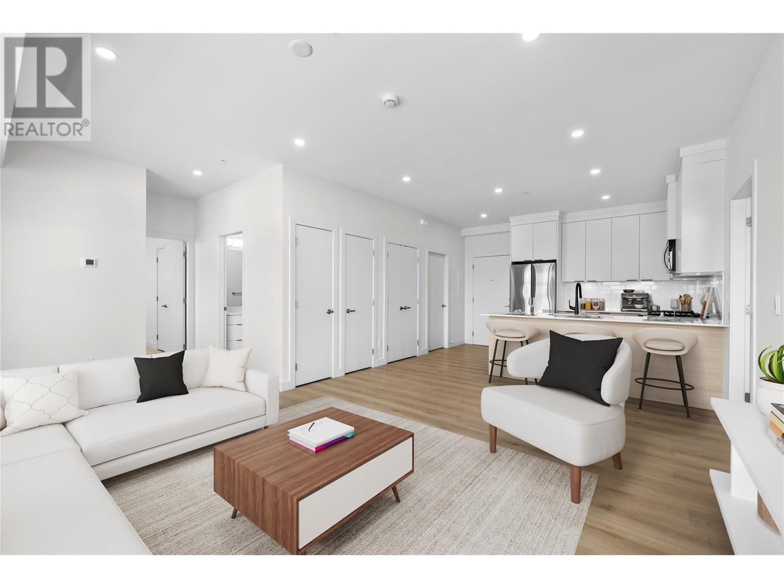 #203-5300 Main Street, Kelowna