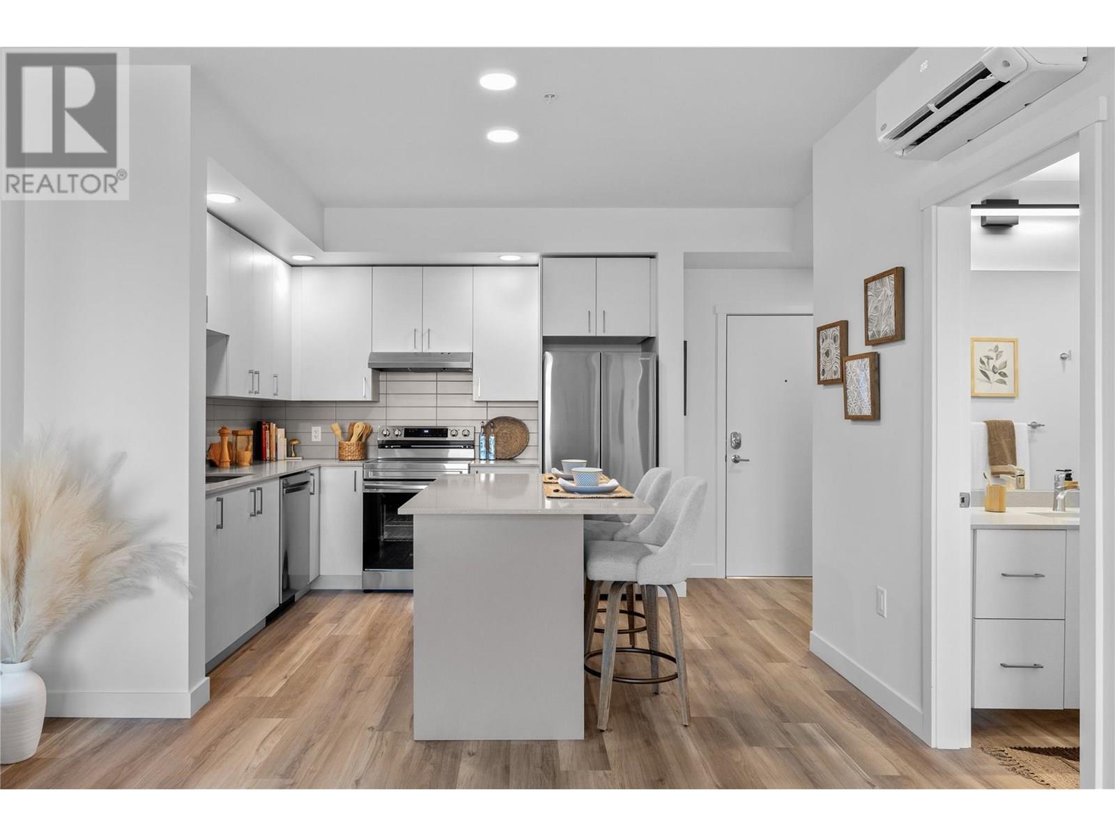 #203-1057 Frost Road, Kelowna