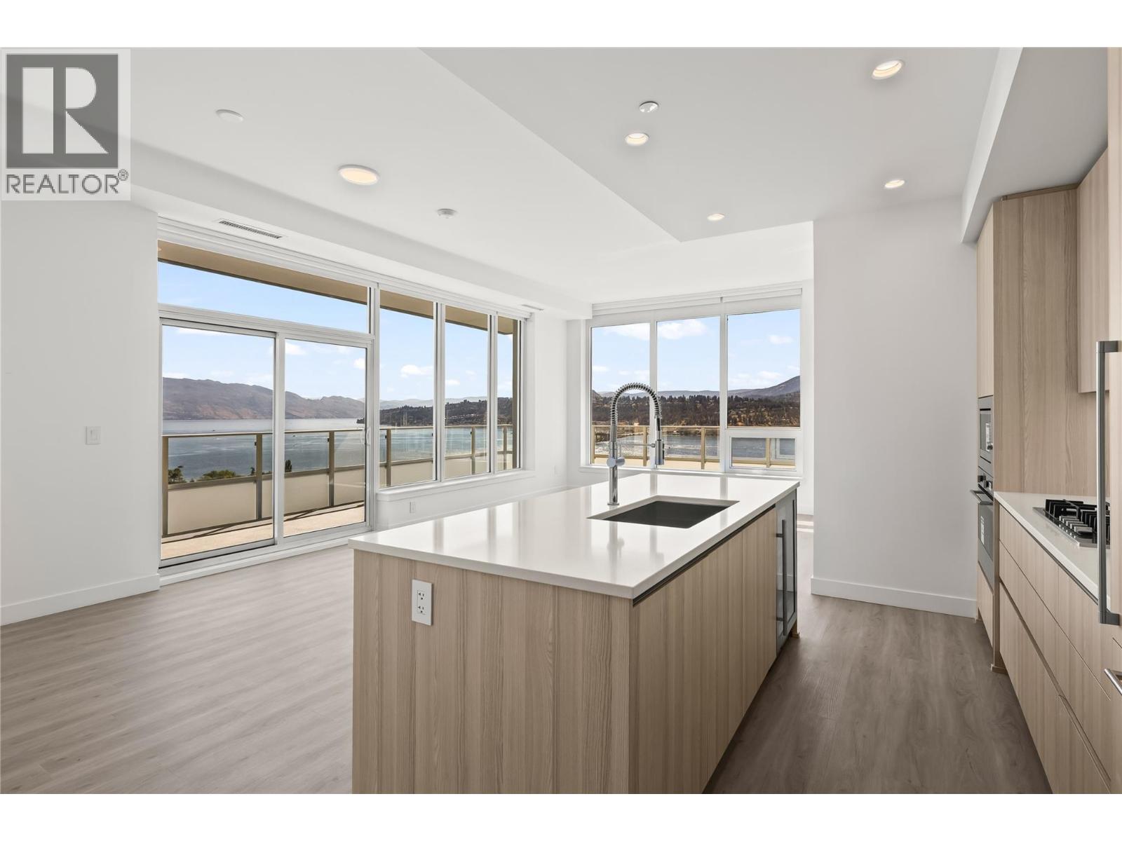 #2107-238 Leon Avenue, Kelowna
