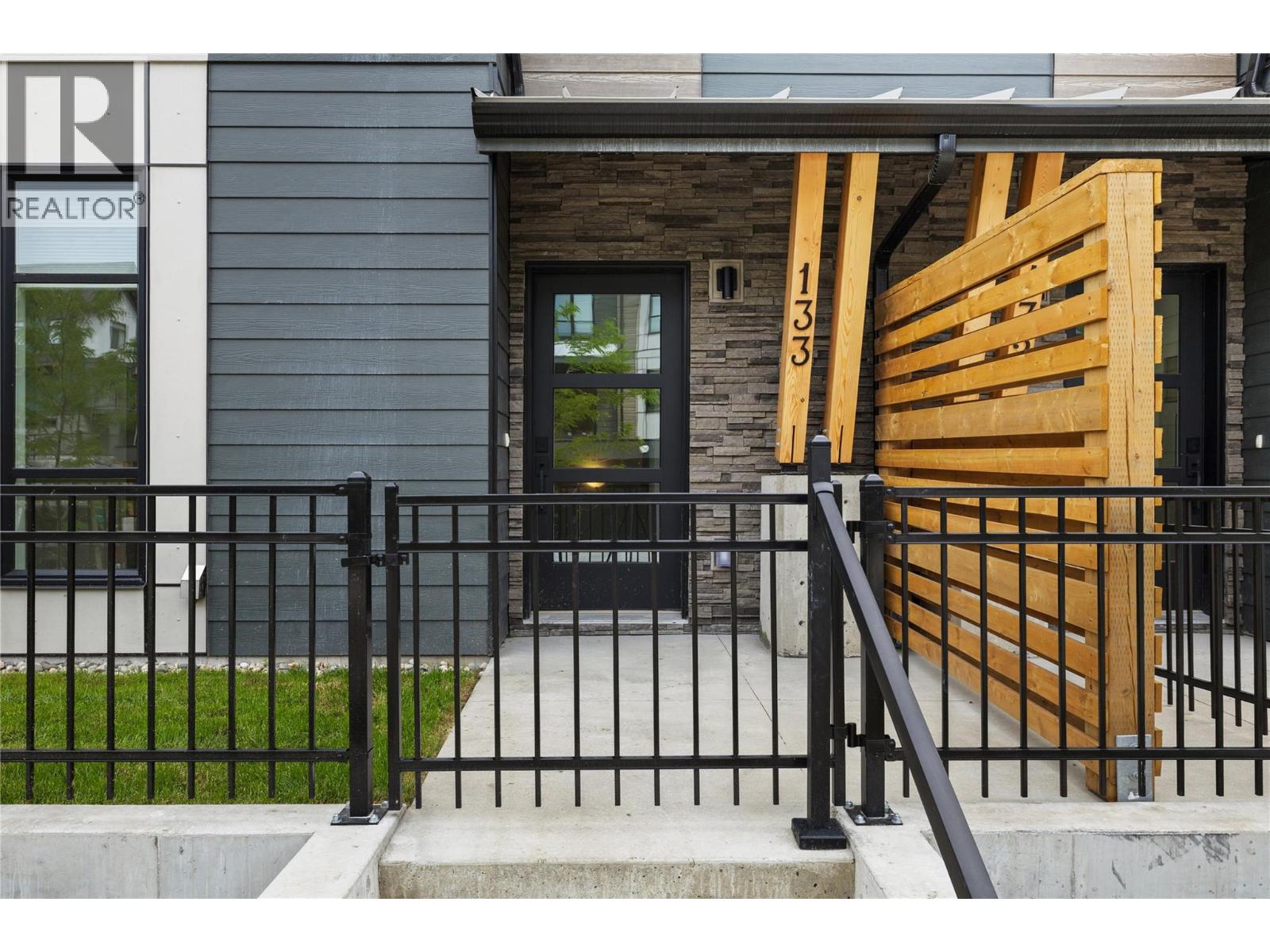 #133-1455 Cara Glen Court, Kelowna