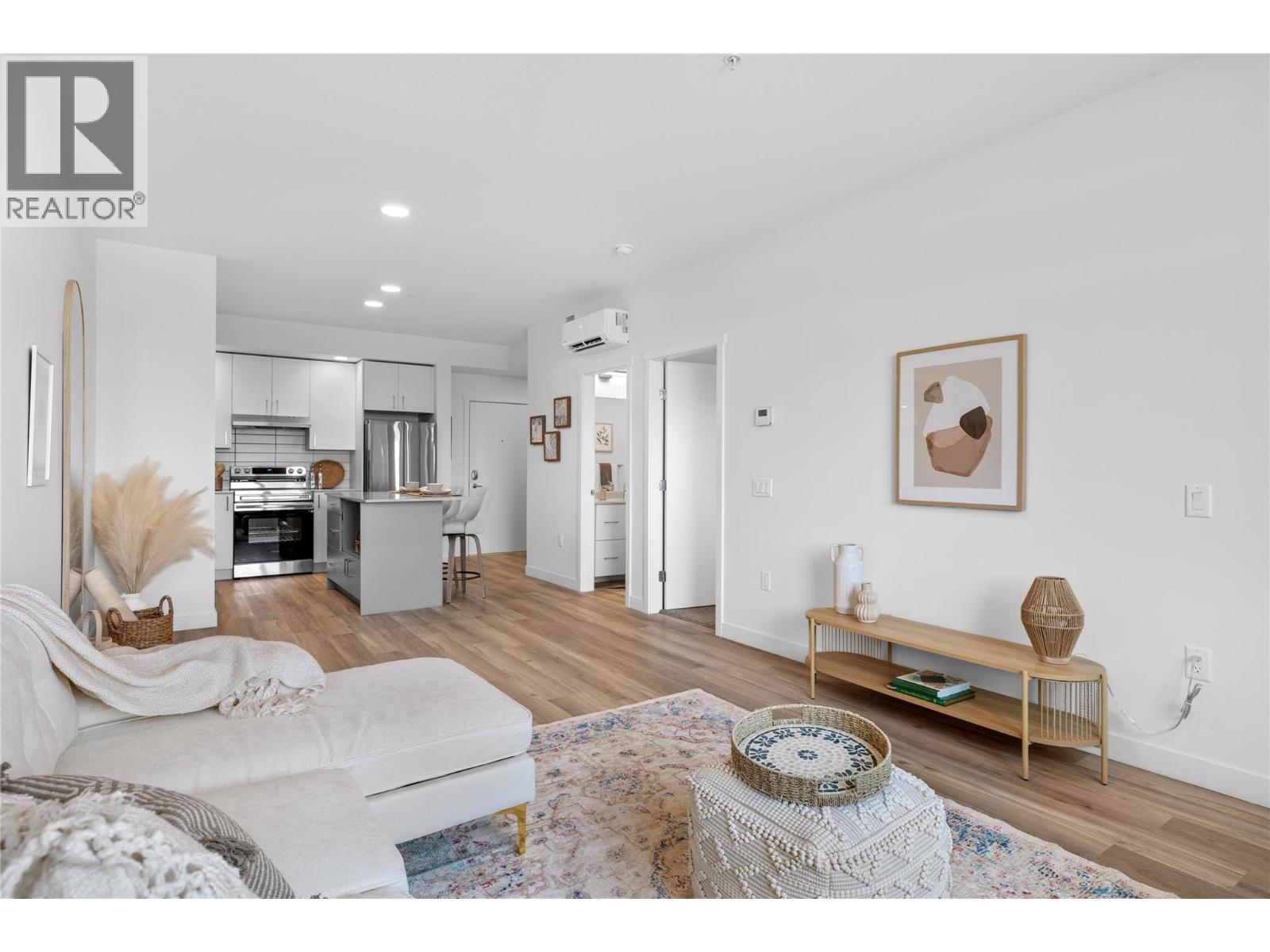 #303-1057 Frost Road, Kelowna