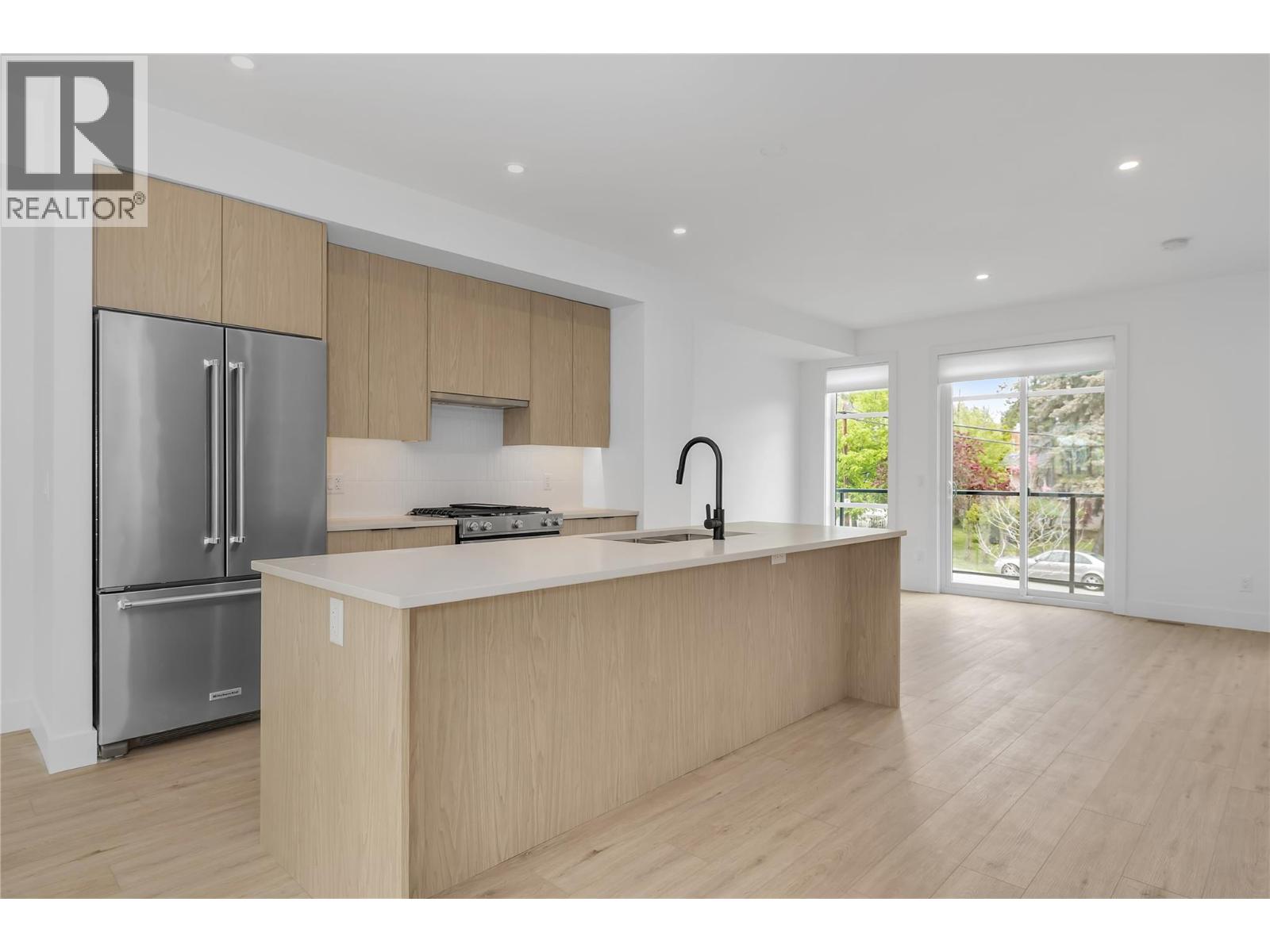 #112-1455 Cara Glen Court, Kelowna